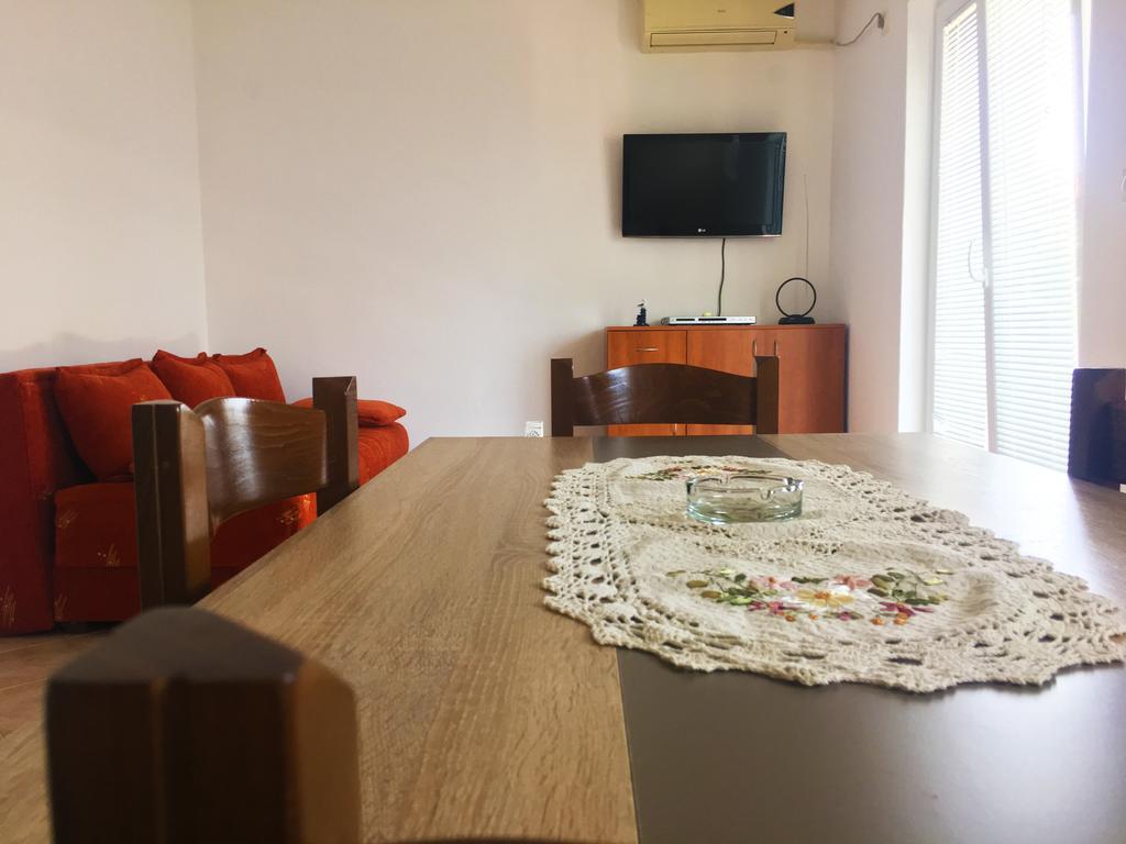 Milmaris Apartments Тиват Экстерьер фото