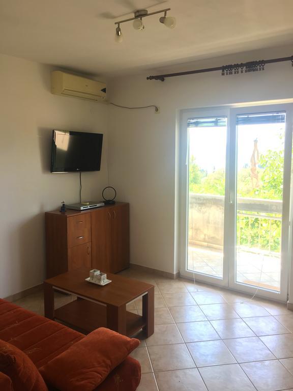 Milmaris Apartments Тиват Экстерьер фото