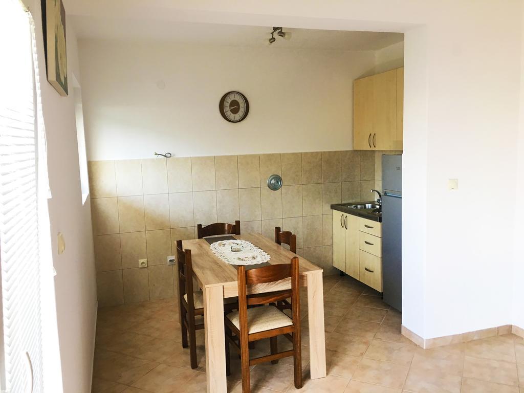 Milmaris Apartments Тиват Экстерьер фото